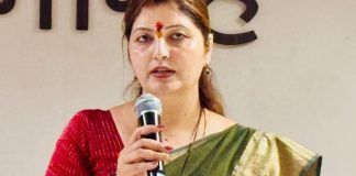 रुपाली चाकणकर यांच्या अडचणीत वाढ